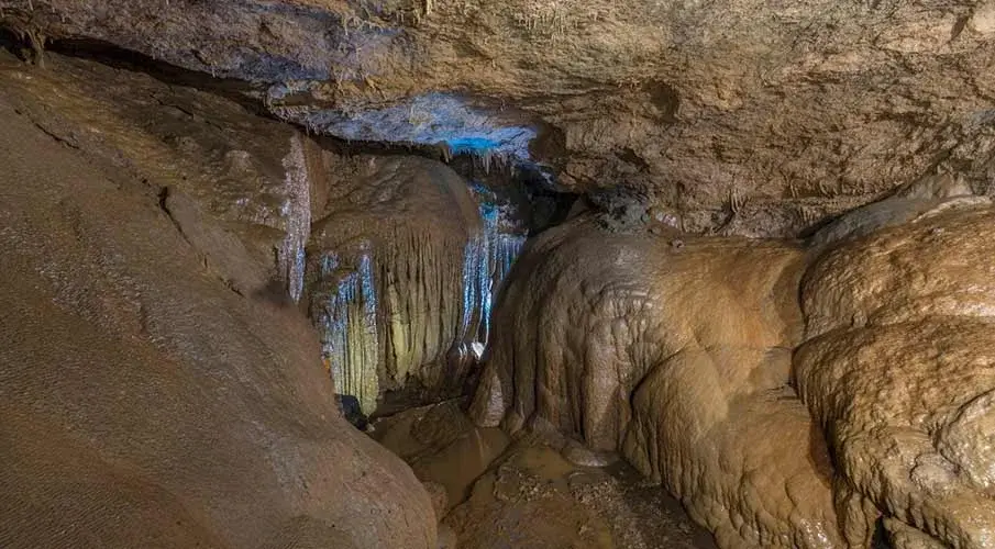 Siju Cave and Rock Formations 